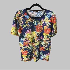 Very cute , bright , summer t-shirt